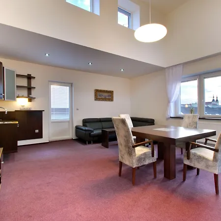 Palac Ξενοδοχείο Όλομουτς