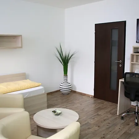 Palac Ξενοδοχείο Όλομουτς