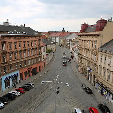 Palac Ξενοδοχείο Όλομουτς